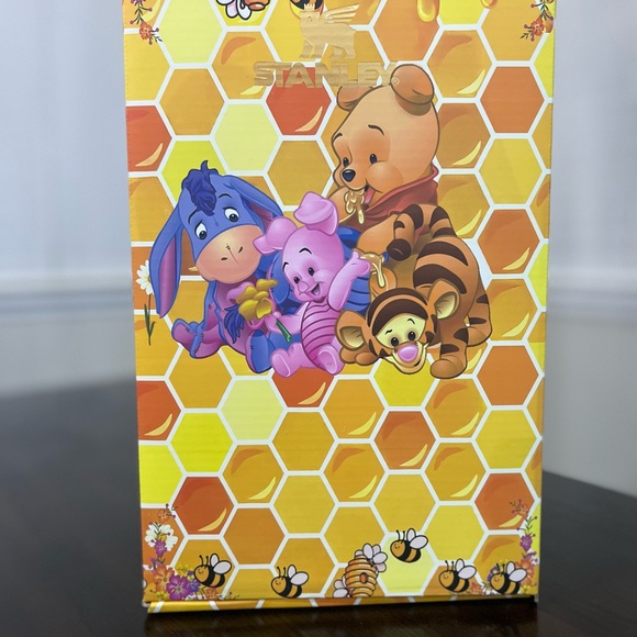 Quencher H2.0 Tumbler Winnie the Pooh Design - Picture 2 of 5